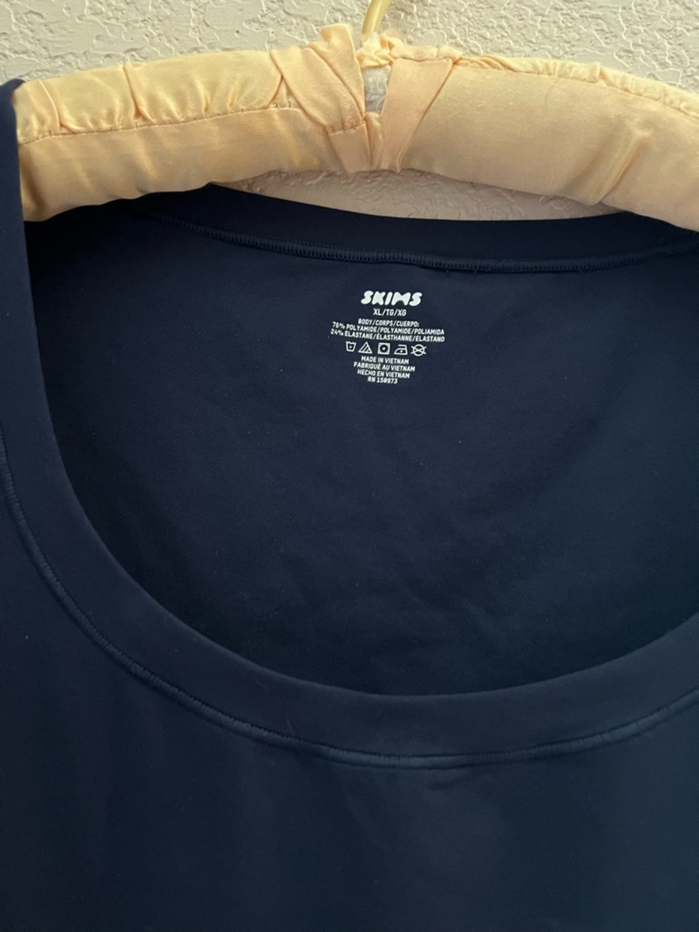 SKIMS Fits Everybody Long Sleeve Body Suit